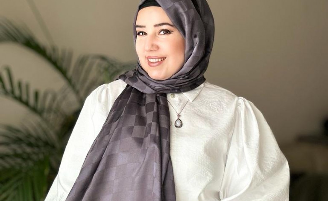 Of Wholesale Scarves and Shawls Of Wholesale Scarves and Shawls